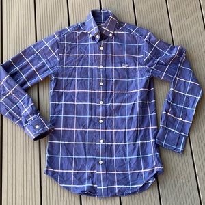 Vineyard vines slim fit tucker long sleeve shirt.